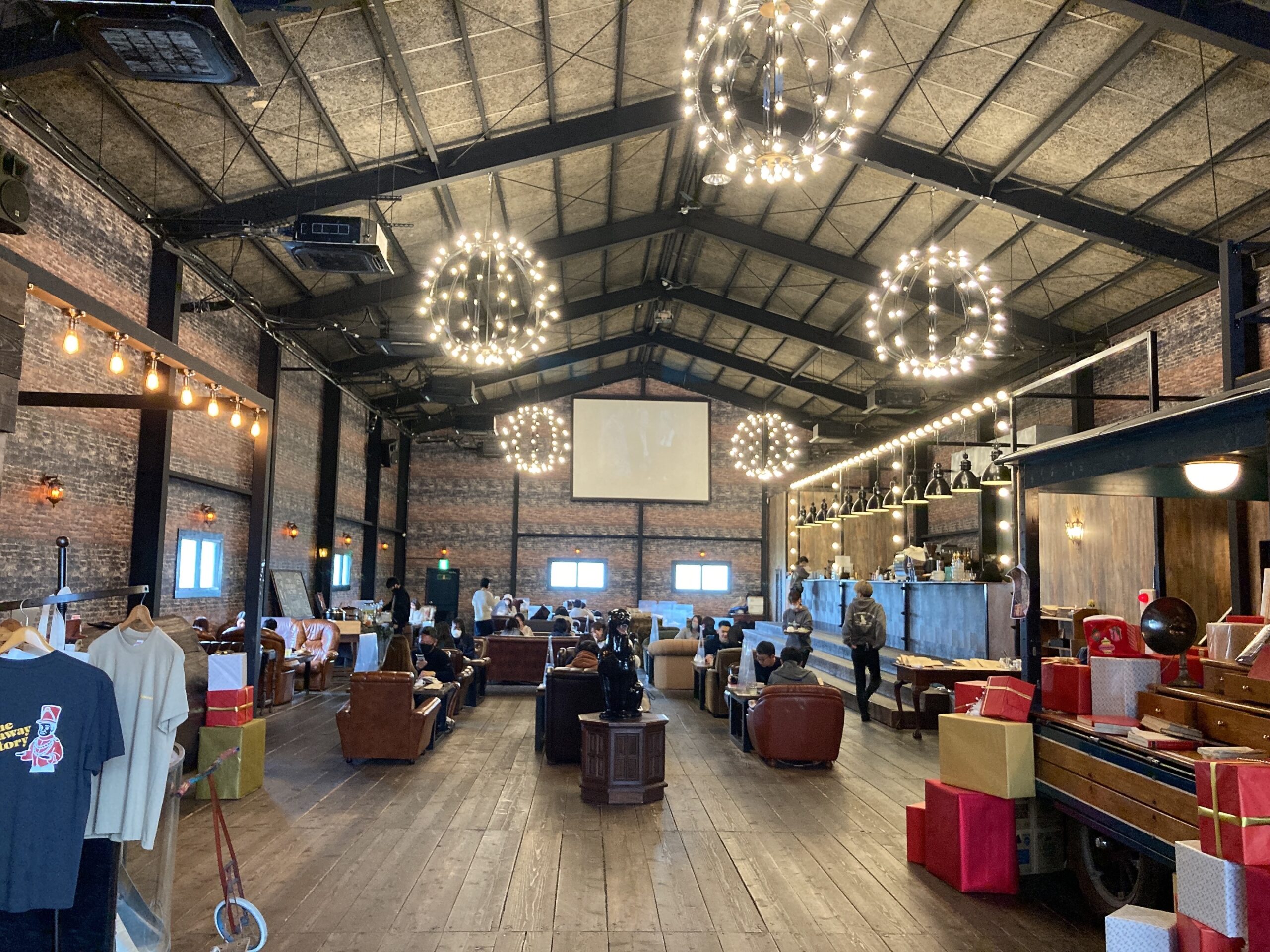 栗東　ランチ　ハイダウェイ　THE HIDEAWAY FACTORY デート