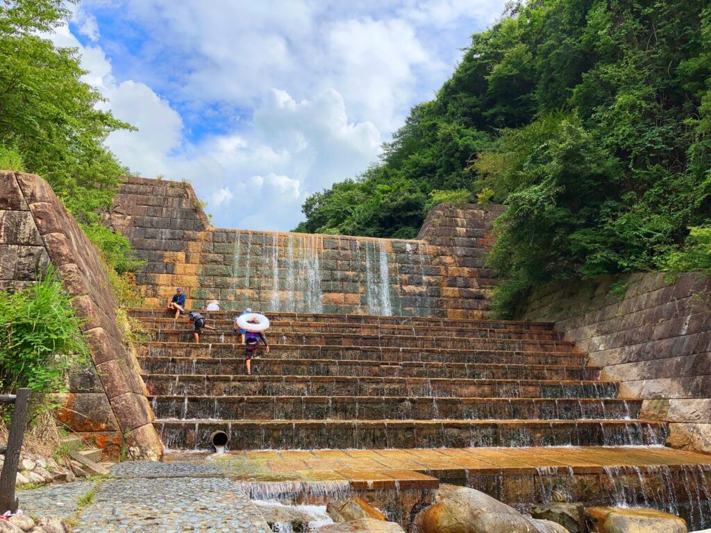 宇曽川渓谷 山比古湧水 砂防ダム