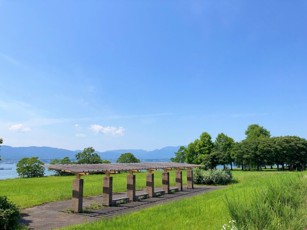 芝生広場＜津田江１北 湖岸緑地＞