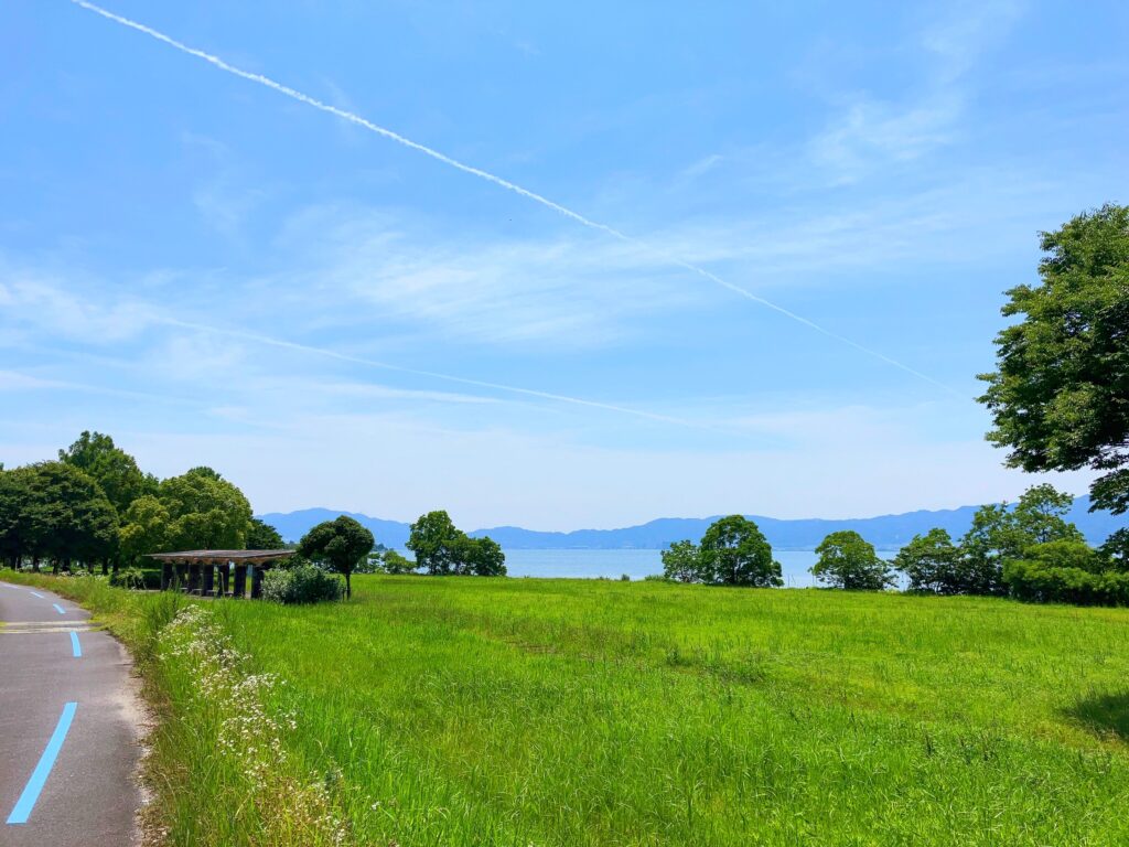 芝生広場＜津田江１南 湖岸緑地＞