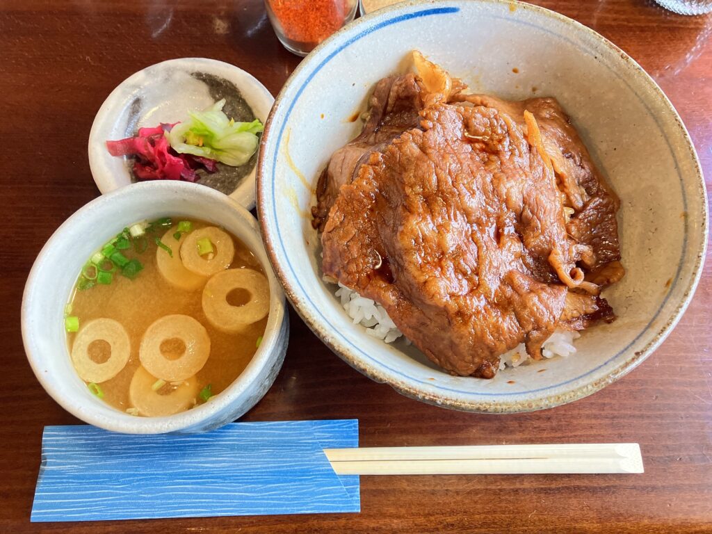 陶園の甘くて美味い近江牛の肉丼